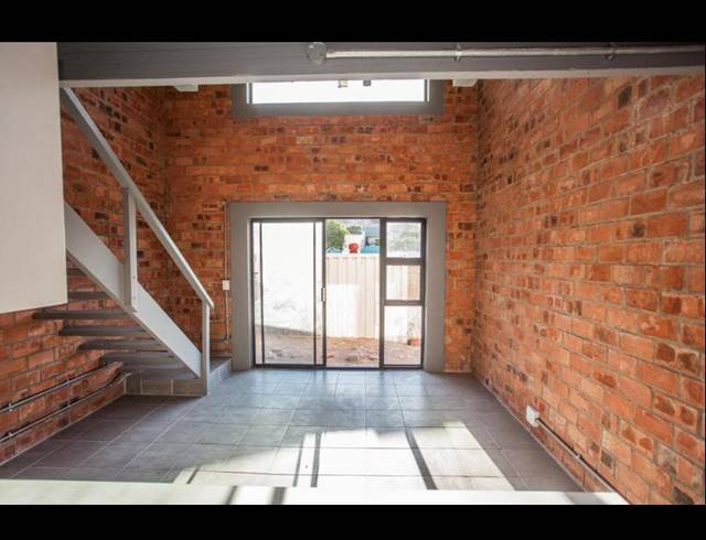 1 BEDROOM TOWNHOUSE RENTED IN NEWTON PARK